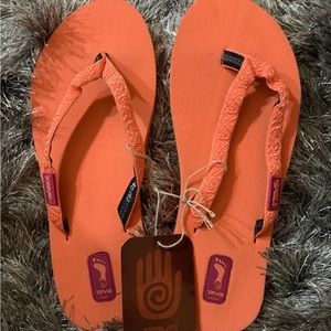 Teva Toolani flip flops